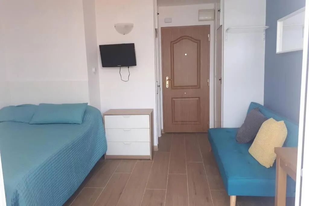 Modern Studio Near Beach. Sea, Pool And Wi-Fi Benalmadena