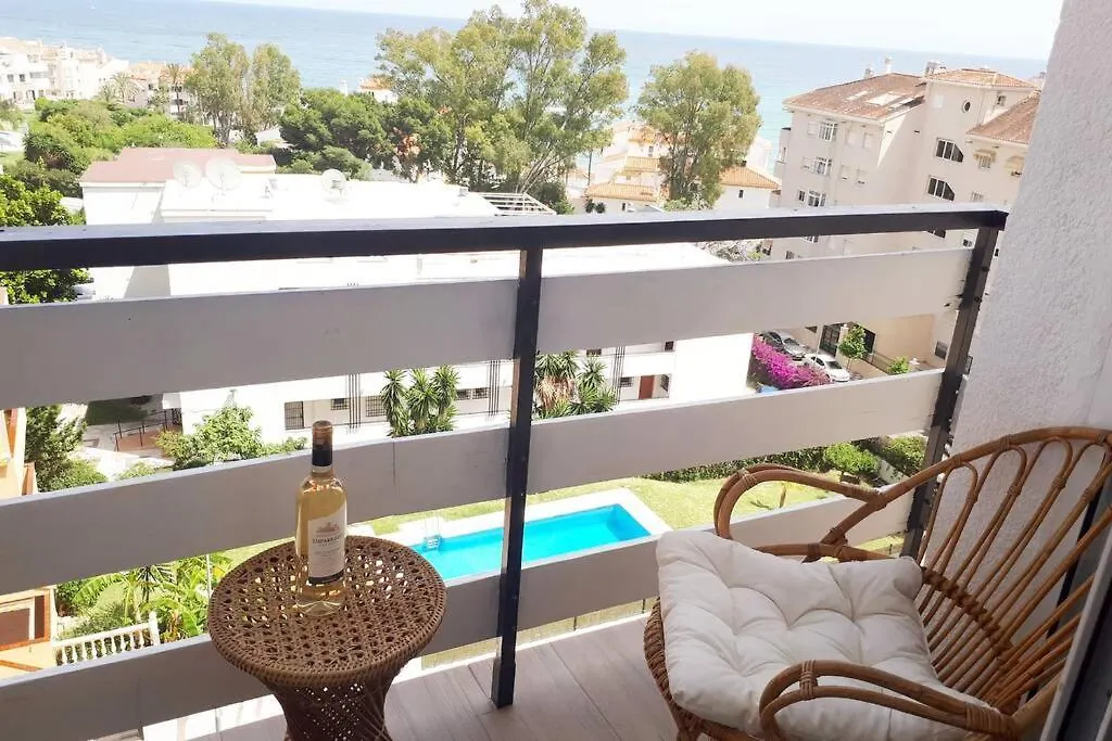 Apartment Modern Studio Near Beach. Sea, Pool And Wi-Fi Benalmadena