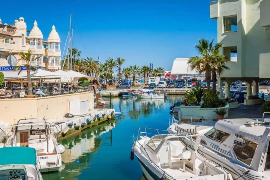 Modern Studio Near Beach. Sea, Pool And Wi-Fi Benalmadena
